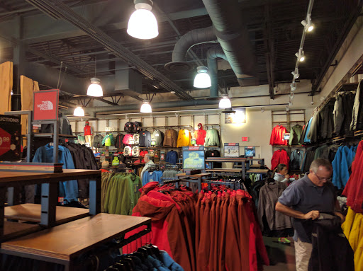 Clothing Store «The North Face Outlet», reviews and photos, 8225 Vineland Ave, Orlando, FL 32831, USA