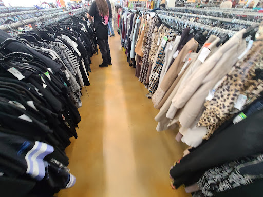 Thrift Store «Goodwill Store», reviews and photos, 23740 El Toro Rd e, Lake Forest, CA 92630, USA