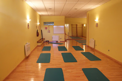 Escuela de Yoga Marisa Lasaosa - Av. de Oroel, 4, 22700 Jaca, Huesca, Spain
