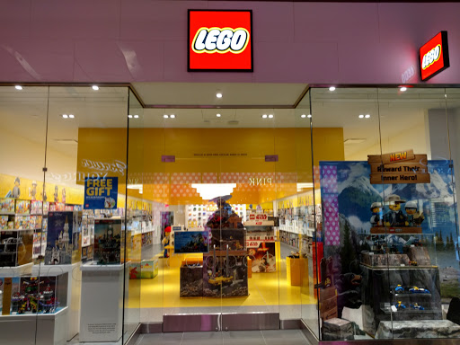 The LEGO® Store Fashion Place