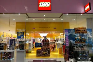 The LEGO® Store Fashion Place image