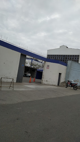 Opiniones de Puerta de Emergencia Clínica San Juan de Dios en Cañete - Médico