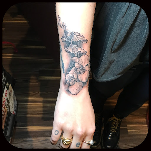 Tattoo Shop «Forever Tattoo», reviews and photos, 98 N Lexington Ave, Asheville, NC 28801, USA