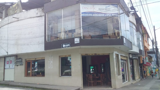 MADERCA / Fabrica de Muebles y Restauracion en Santo Domingo