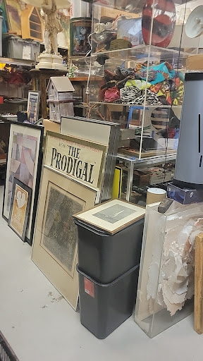 Antique Store «The Antique & Thrift Shop», reviews and photos, 100 Sunrise Hwy, Valley Stream, NY 11581, USA