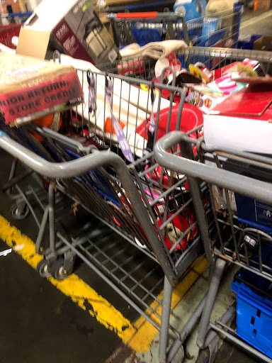 Shopping Mall «Flea Town USA», reviews and photos