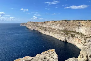 Ta' Ċenċ Cliffs image