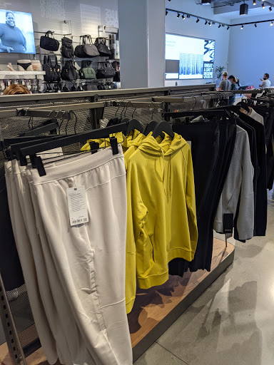 Sportswear Store «lululemon», reviews and photos, 750 Spectrum Center Dr, Irvine, CA 92618, USA