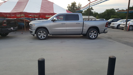 Used Car Dealer «Bluebonnet Chrysler Dodge», reviews and photos, 547 S Seguin Ave, New Braunfels, TX 78130, USA