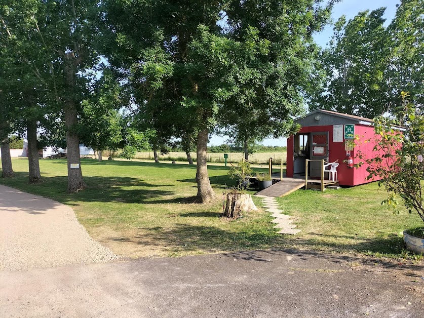 Camping Au Vent Des Marais à Longeville-sur-Mer