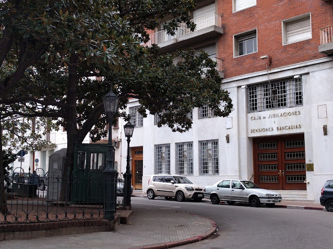 Opiniones de Caja de Jubilaciones y Pensiones Bancarias en Montevideo - Banco