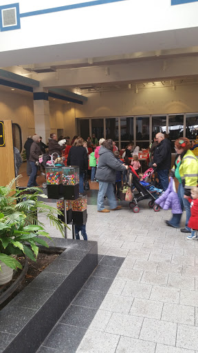 Shopping Mall «Muscatine Mall», reviews and photos, 1903 Park Ave, Muscatine, IA 52761, USA