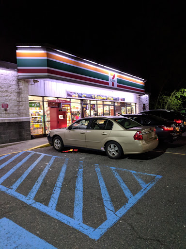 Convenience Store «7-Eleven», reviews and photos, 750 Rutherford Ave, Lyndhurst, NJ 07071, USA