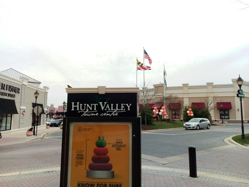 Shopping Mall «Hunt Valley Towne Centre», reviews and photos, 118 Shawan Rd, Cockeysville, MD 21030, USA