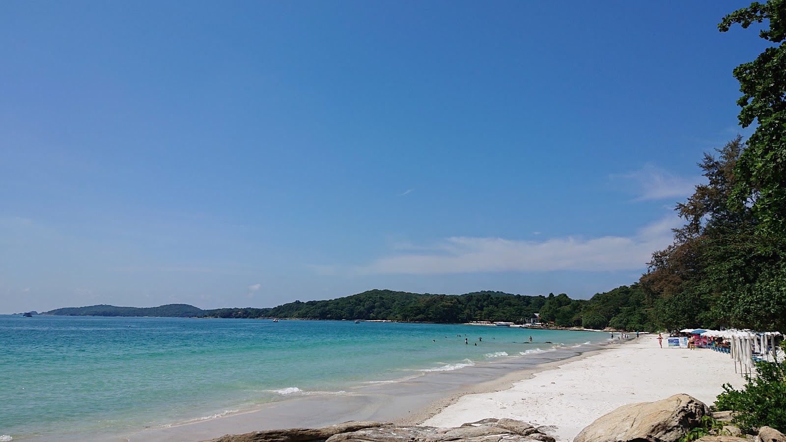 Zdjęcie Koh Samet Beach z powierzchnią turkusowa czysta woda