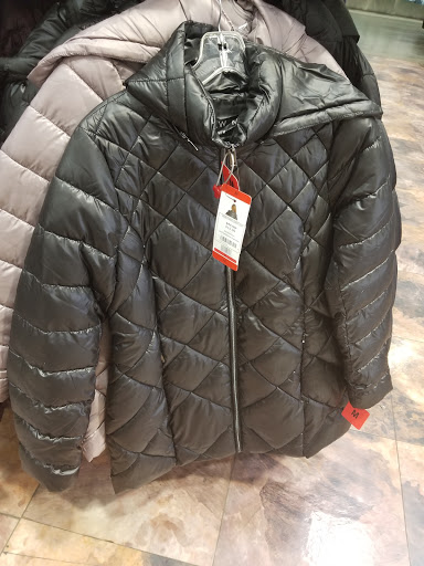 Home Goods Store «ReMART», reviews and photos, 1011 N Tustin Ave, Anaheim, CA 92807, USA