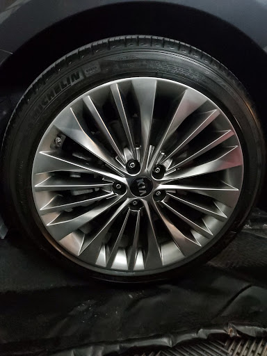 Tire Shop «Discount Tire Store - Macomb Township, MI», reviews and photos, 45105 Tilch Rd, Macomb, MI 48044, USA