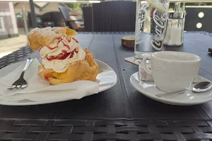Kleines Cafe’ image