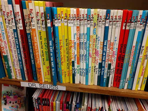 Book Store «Half Price Books», reviews and photos, 4027 Tacoma Mall Blvd, Tacoma, WA 98409, USA