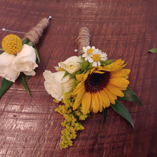 Florist «The Rustic Rose Flowers and Collectibles», reviews and photos, 220 W Main St, Williamsburg, OH 45176, USA