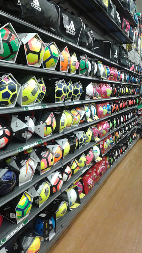 Sporting Goods Store «Big 5 Sporting Goods», reviews and photos, 1746 W Olive Ave, Merced, CA 95348, USA