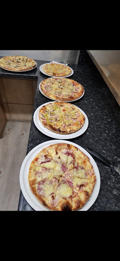 Pizzeria-cafe Take It Isi en Neumarkt im Hausruckkreis