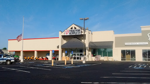 Tractor Supply Co., 156 M.L.K. Jr Blvd, Monroe, GA 30655, USA, 
