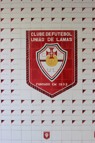 Avaliações doClube de Futebol União de Lamas em Santa Maria da Feira - Campo de futebol