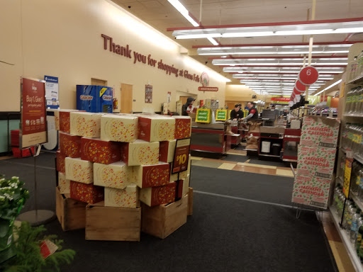 Grocery Store «Hannaford Supermarket», reviews and photos, 175 Broad St, Glens Falls, NY 12801, USA