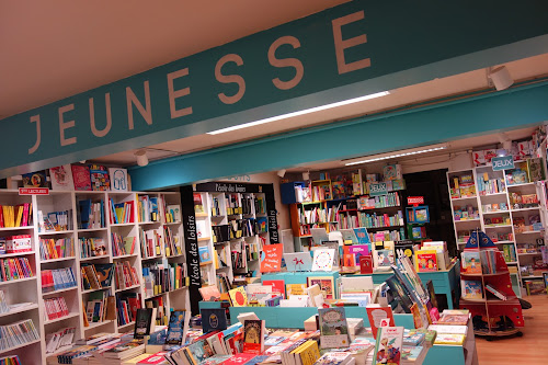 Librairie M'Lire à Laval