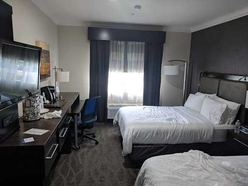 Holiday Inn Express & Suites Santa Clara, an IHG Hotel image