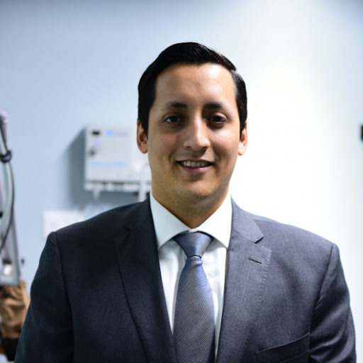 Dr. Angel Eduardo Guerra Vázquez, Dermatólogo