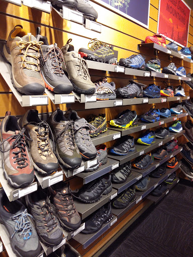 Camping Store «REI», reviews and photos, 766 E Big Beaver Rd, Troy, MI 48083, USA