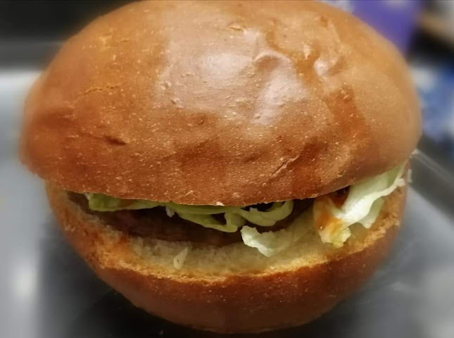 Opinii despre Sebi pékség és édesség üzlet în Ceglédbercel - Kávézó