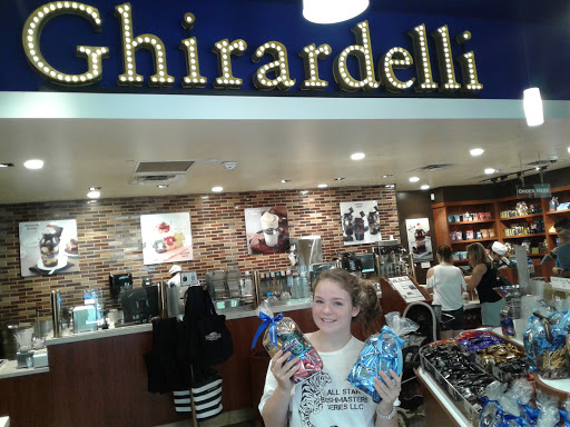 Shopping Mall «Shops at Rivercenter», reviews and photos, 849 E Commerce St, San Antonio, TX 78205, USA