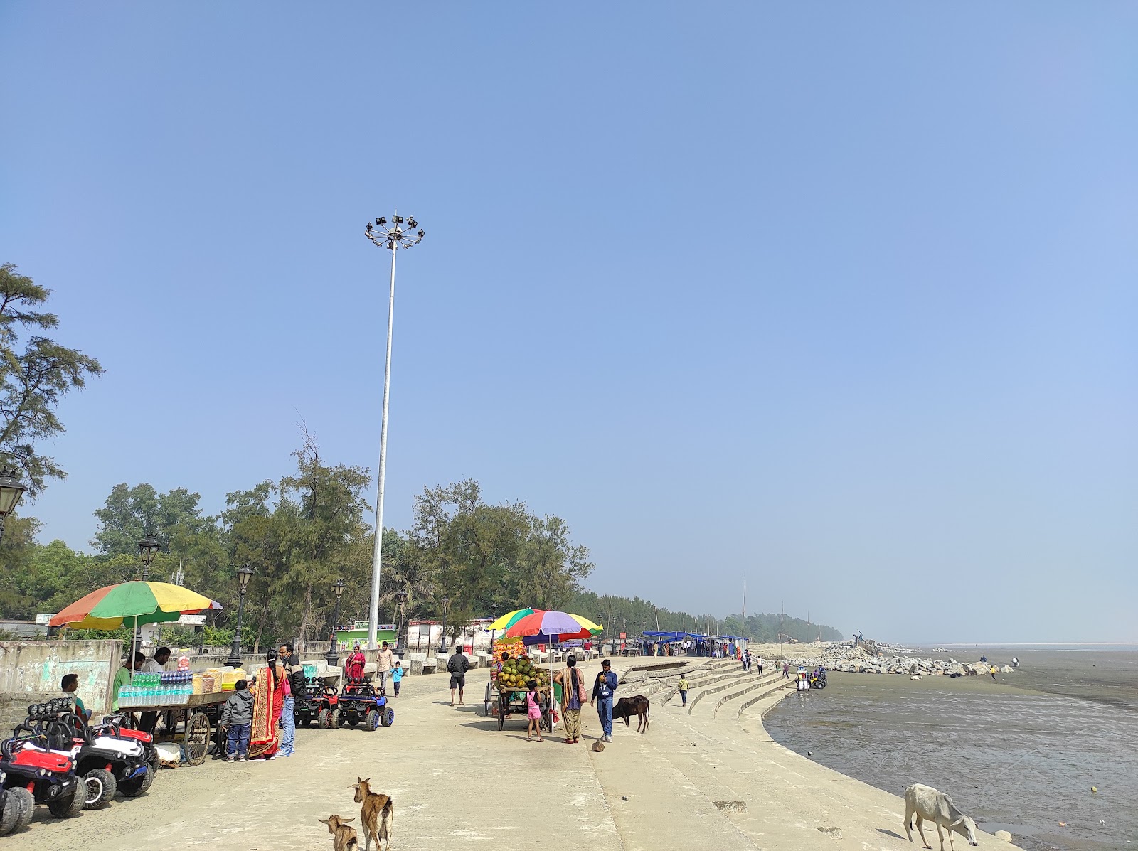 Valokuva Chandipur Beachista. ja asutus