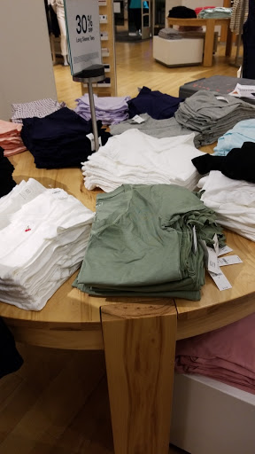 Clothing Store «Gap», reviews and photos, 7430 164th Ave NE, Redmond, WA 98052, USA