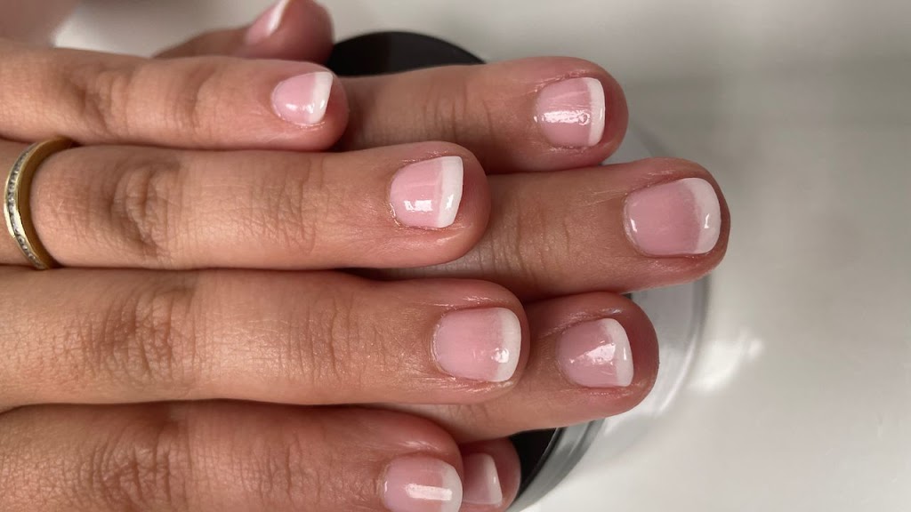 Meticulous Nails 08619