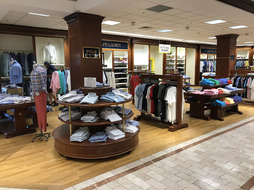 Department Store «Lord & Taylor», reviews and photos, 5065 Main St, Trumbull, CT 06611, USA