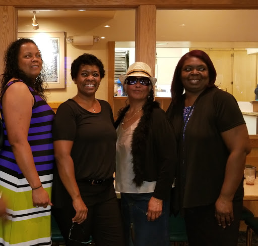 Pizza Restaurant «Round Table Pizza», reviews and photos, 8499 Old Redwood Hwy, Windsor, CA 95492, USA