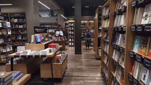 Book Store «Amazon Books», reviews and photos, 9585 SW Washington Square Rd, Portland, OR 97223, USA
