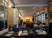 Atmosphère du Restaurant français La Maison Bleue à Paris - n°2