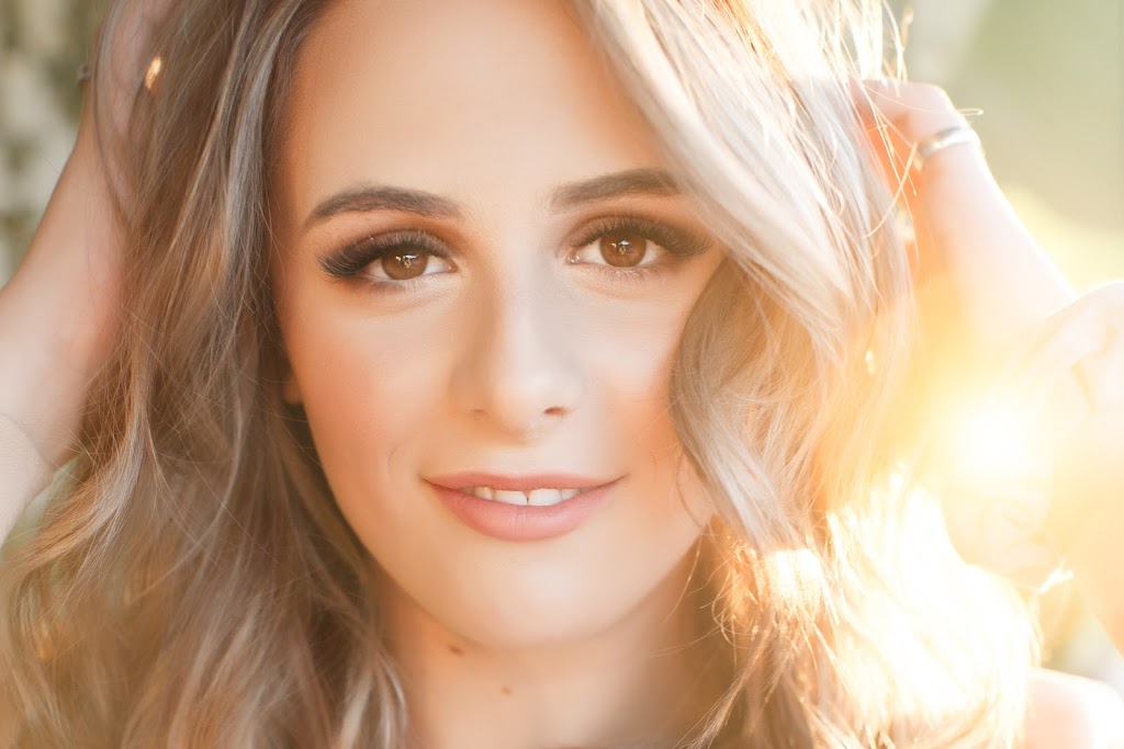 Eyelinq Lashes Beverly Hills 90210