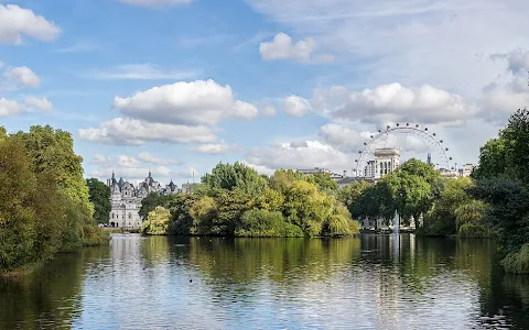 St James's Park Lake image