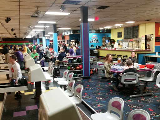 Bowling Alley «Bowl Mor Lanes», reviews and photos, 201 Highland Ave, East Syracuse, NY 13057, USA