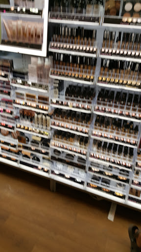 Hair Salon «Ulta Beauty», reviews and photos, 24235 Magic Mountain Pkwy, Valencia, CA 91355, USA