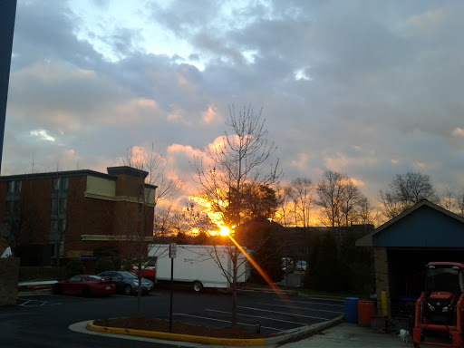 Tire Shop «Wiygul Automotive Clinic of Herndon, VA», reviews and photos, 630 Grant St, Herndon, VA 20170, USA