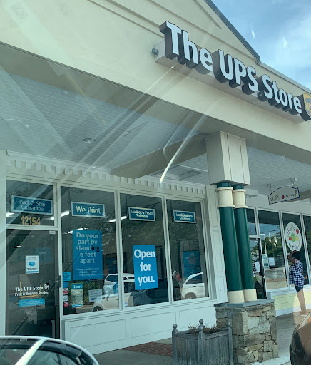Shipping and Mailing Service «The UPS Store», reviews and photos, 12154 Darnestown Rd, Gaithersburg, MD 20878, USA