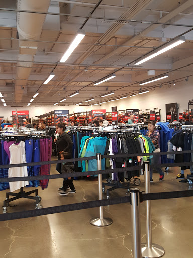 Sporting Goods Store «Nike Clearance Store», reviews and photos, 1275 Marina Blvd, San Leandro, CA 94577, USA