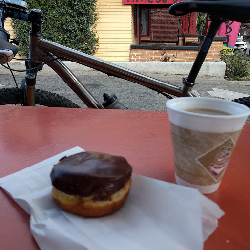 Donut Shop «Donut Hut», reviews and photos, 2025 W Magnolia Blvd, Burbank, CA 91506, USA